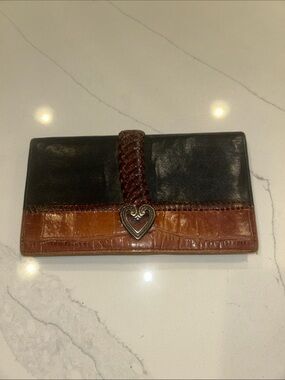 Brighton Two-Tone Leather Wallet with Heart Accent  great condition